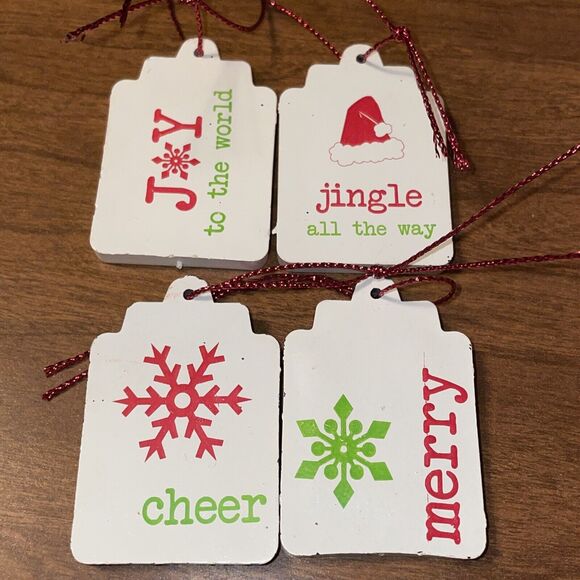 Miniature 24” Christmas Tree Incl. 14 Ornaments Skirt And Red Star Topper - Picture 5 of 10